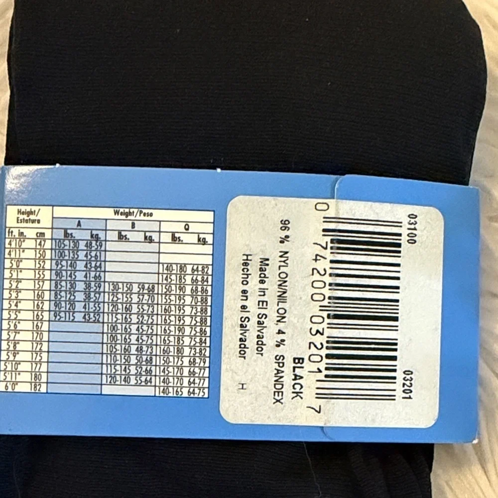 🩷 3/$18 Bundle of 2 LEGGS and the limited Black Microfiber Tights medium